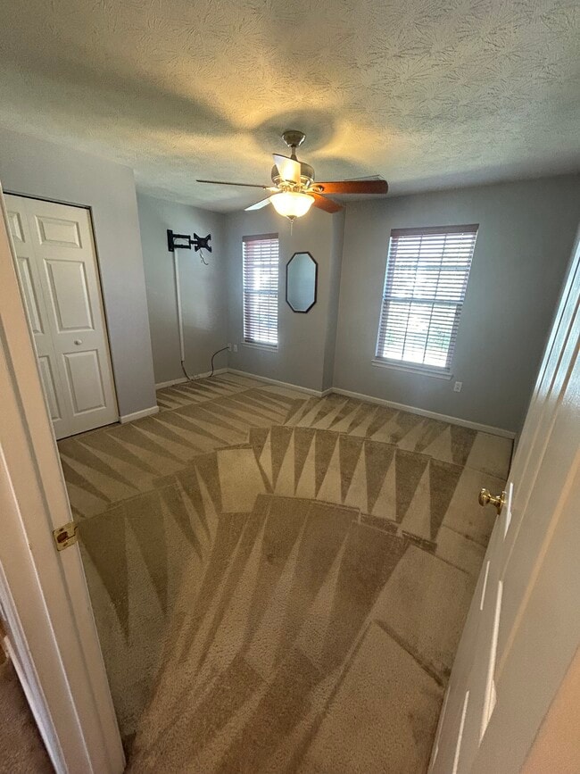 Building Photo - 1608 Michael Dr