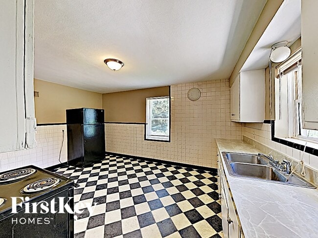 Building Photo - 11251 Old Halls Ferry Rd