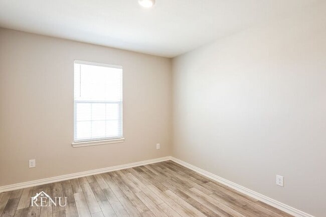 Building Photo - 11010 Yonder Flts