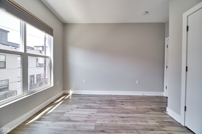 Building Photo - 1856 McQuat Pl