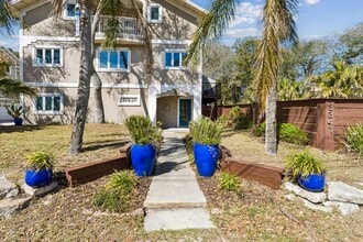 Building Photo - Steps to the Ocean! 3/3, 2198sq', Ocean View, Furnished