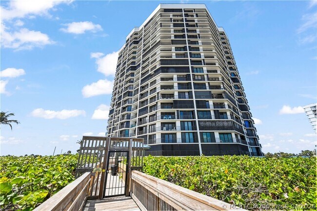 Building Photo - 9650 S Ocean Dr
