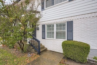 Building Photo - 214 Austin St