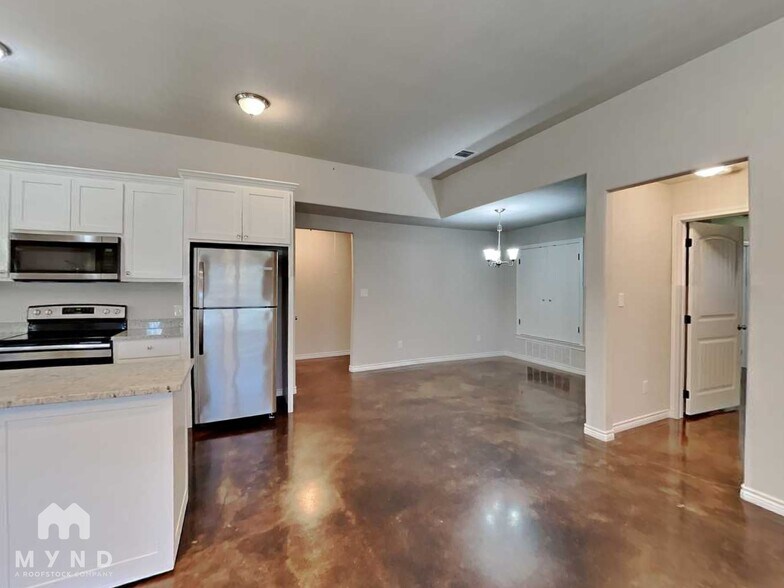 Building Photo - 2714 San Gabriel Dr