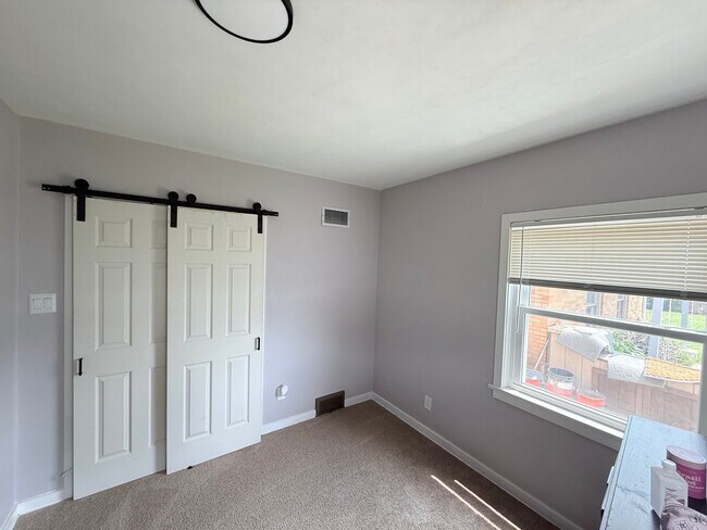Building Photo - 1830 Laubach Ave