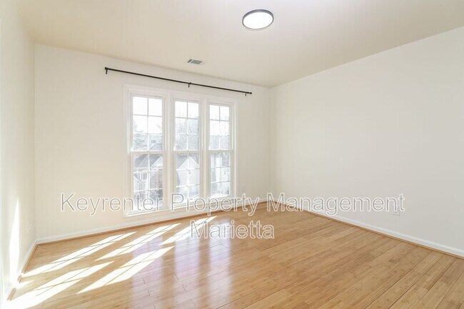 Building Photo - 991 Gentry Ln