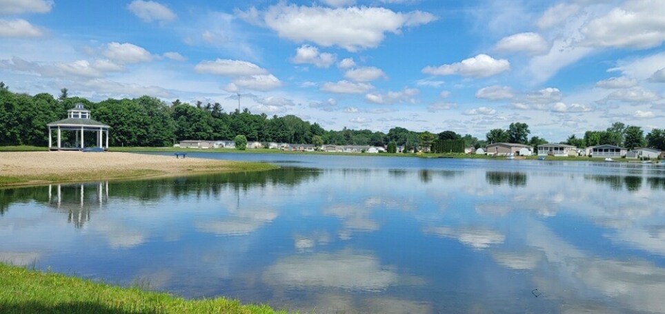 Building Photo - 410 Deerfield Ln