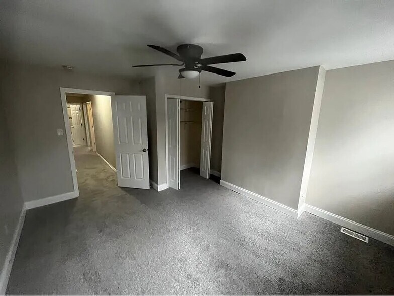 Building Photo - 345 Font Hill Ave