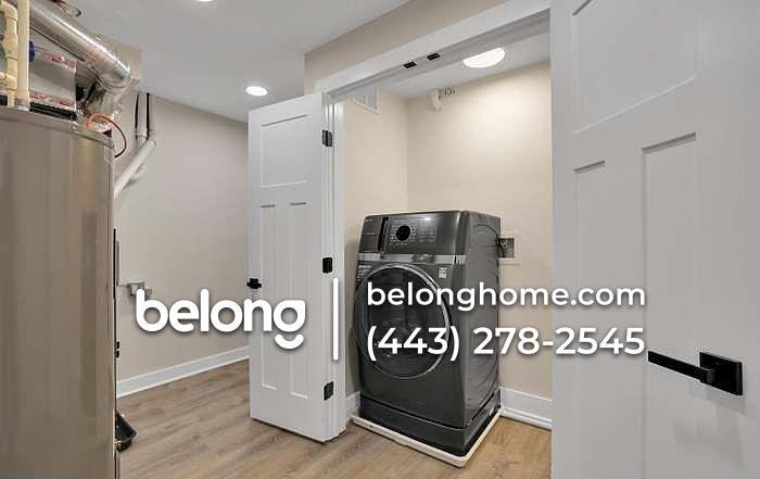 Building Photo - 1032 W Franklin St