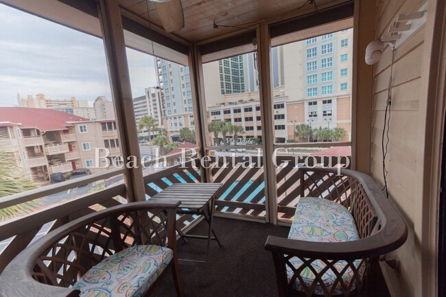 Building Photo - 609 Hillside Dr S