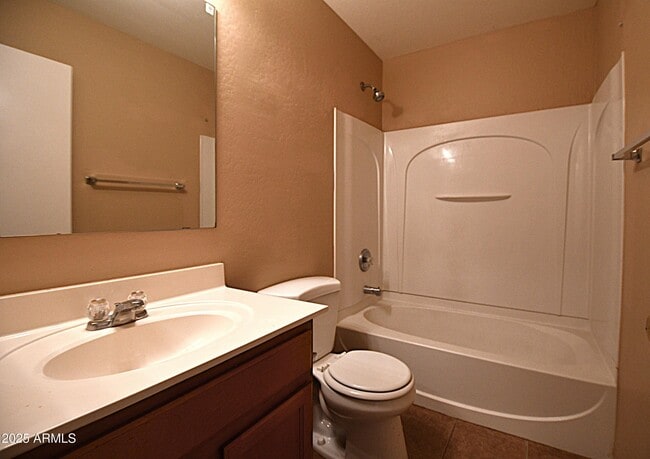 Building Photo - 40565 N Glen Meadows Ln