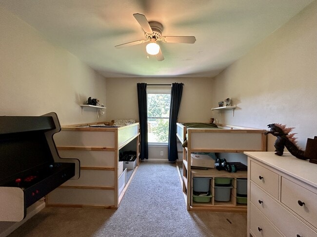 Building Photo - 1701 Everest Cir