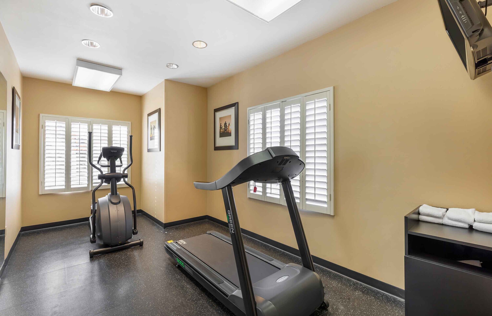 Building Photo - Furnished Studio-Denver - Tech Center - Central