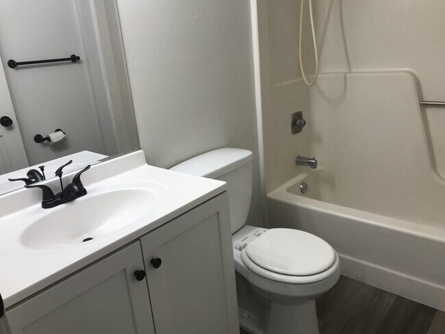 Building Photo - 7 Diego Ct