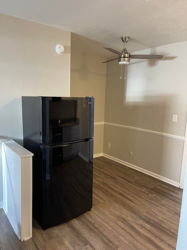 Building Photo - Apt. 340