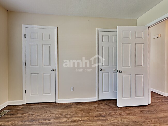 Building Photo - 145 Hillsborough Ln
