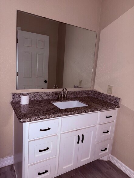 Master Bathroom - 1026 N Arcola St