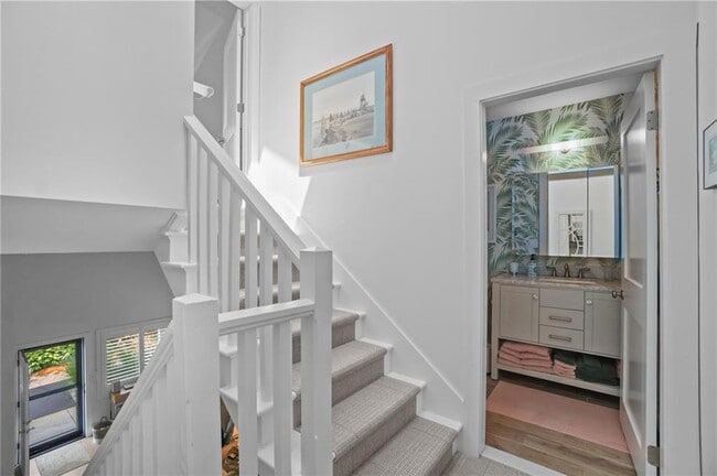 Building Photo - 26 W Narragansett Ave