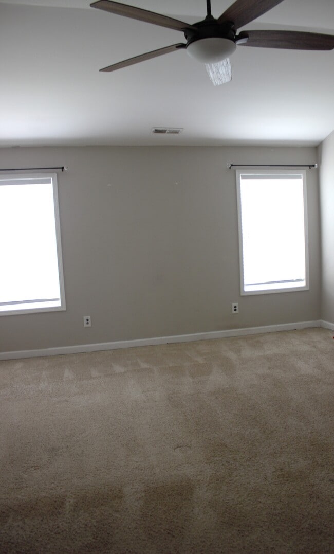 Building Photo - 2143 Stafford Dr