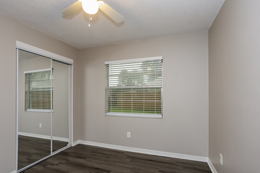 Building Photo - 12832 Dunhill Dr