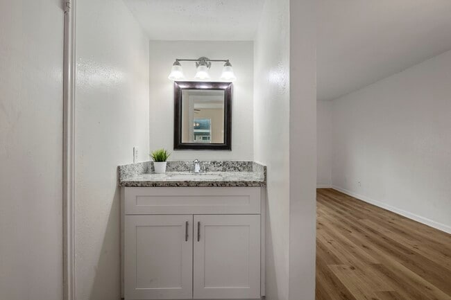 Building Photo - 1701 Upland Dr