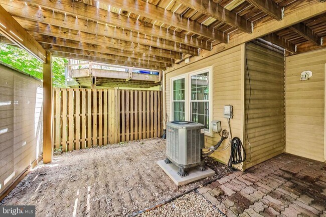 Building Photo - 5 Drumcastle Ct