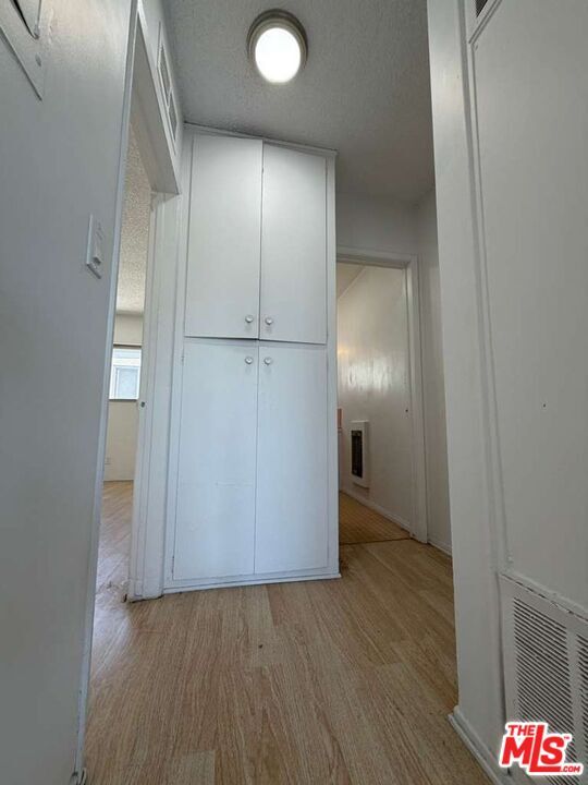 Building Photo - 1308 N Poinsettia Pl