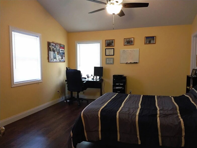 Building Photo - 1752 W Countryside Ln