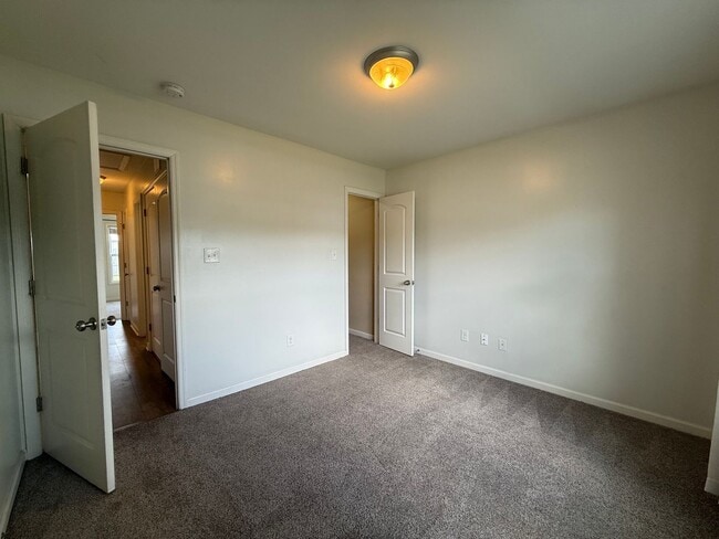 Building Photo - Absolutely Adorable!