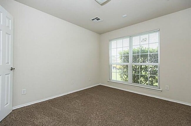 Building Photo - 10708 NW 32nd St