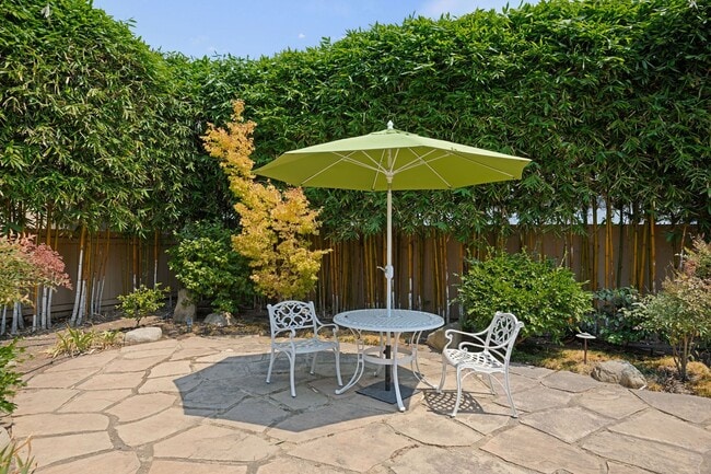 Building Photo - Charming One-Bedroom Retreat in Santa Barb...