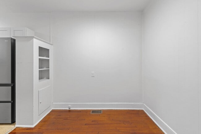 Building Photo - 557 Beverly Ct