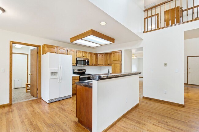 Building Photo - Spacious Home in a Great Location!