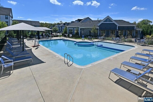 Building Photo - 31 Hearthstone Ct