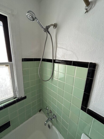 Building Photo - 2525 Tyrell Dr