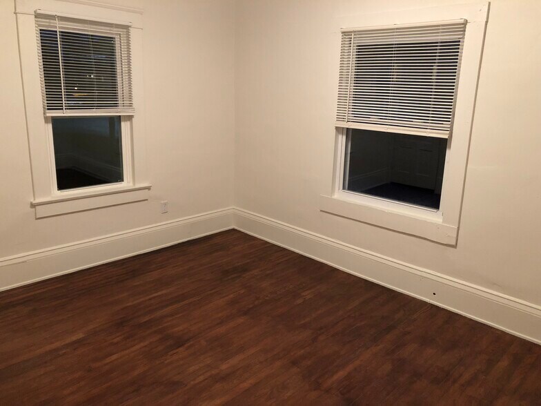 Building Photo - 307 Gilmore Ave