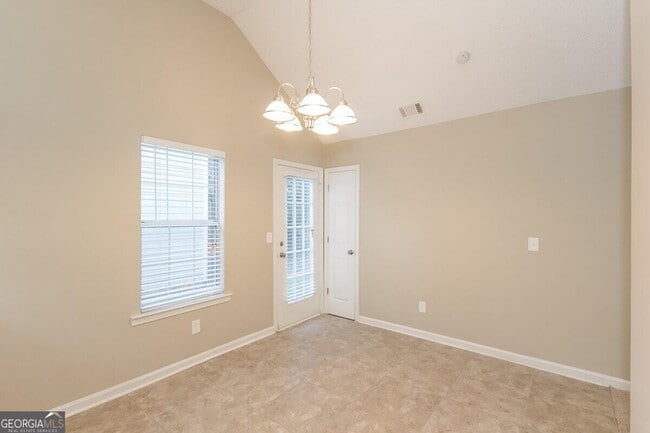 Building Photo - 1136 Oakwood Manor Ct