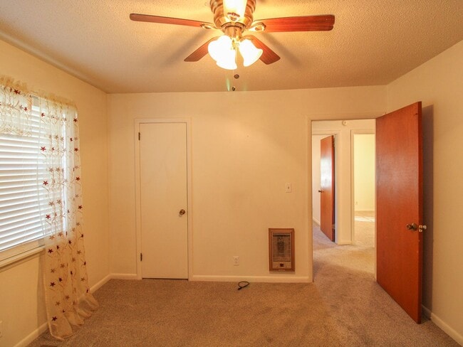 Building Photo - FREE MONTH RENT! Ardmore School District!