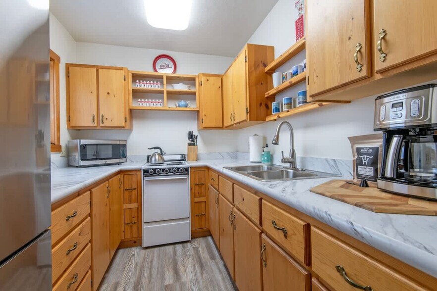 Building Photo - 1711 Fischer Ln