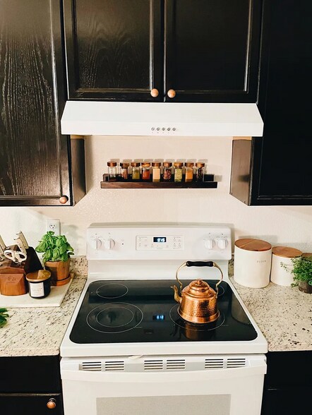 Building Photo - 14343 E 1st Dr