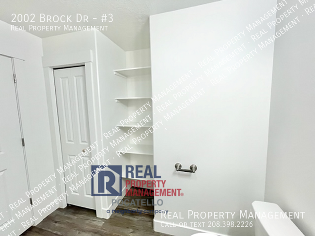 Building Photo - MOVE IN SPECIAL - 3 Bedroom 1 Bath Apartme...