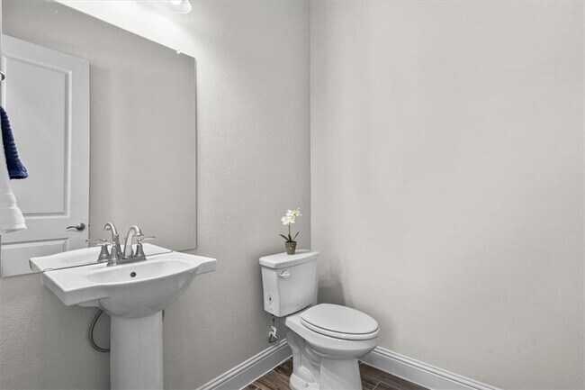 Building Photo - 600 C-Bar Ranch Trl