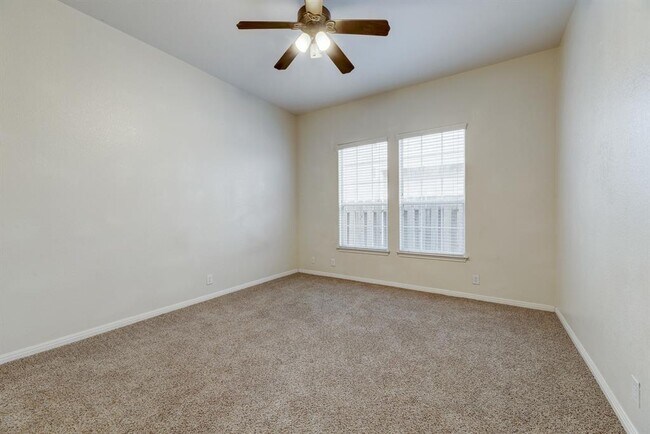 Building Photo - 5102 Caswell Ave