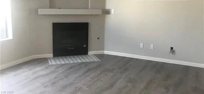 Building Photo - 700 Capri Dr
