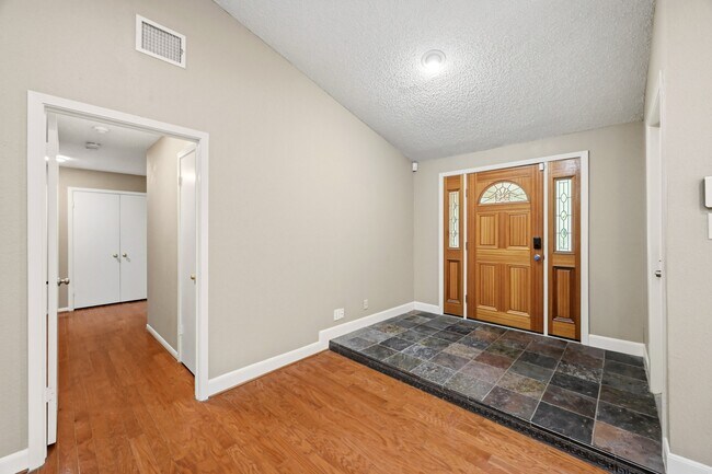 Building Photo - 17511 Favor Bend Ct