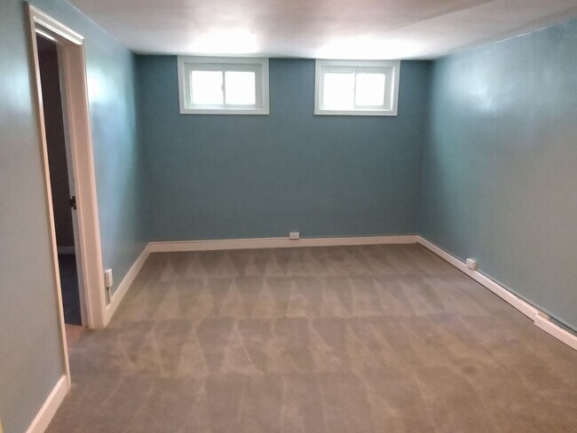 Building Photo - SUPER CUTE 3 BED/2 BATH BUNGALOW IN OLD TOWN LONGMONT