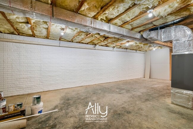 Building Photo - 409 S Magnolia Ave
