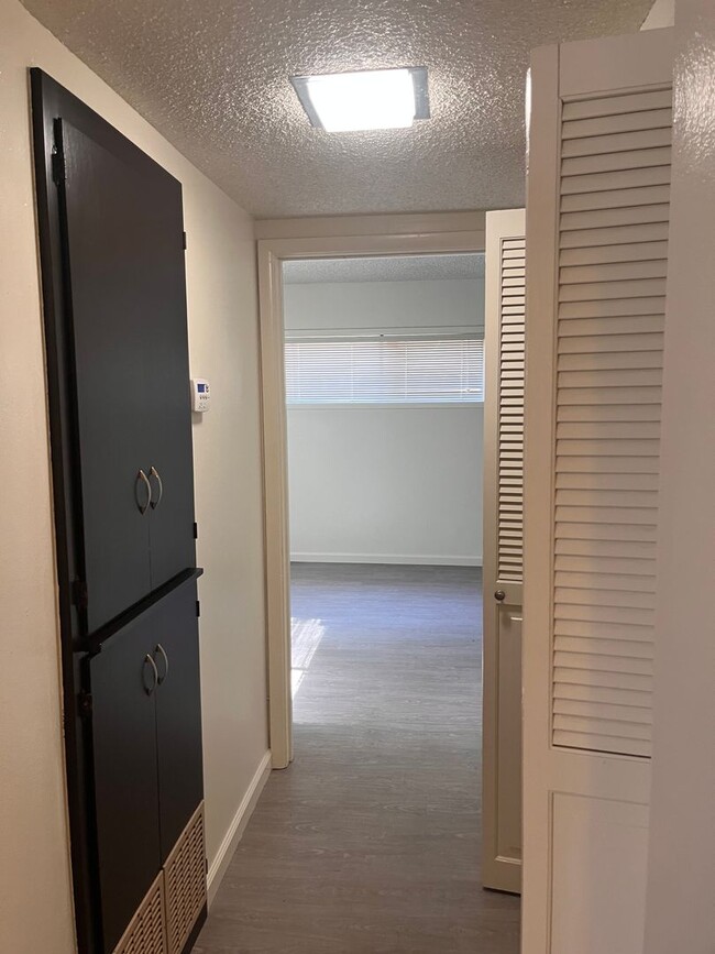 Building Photo - 424 Sycamore Ave