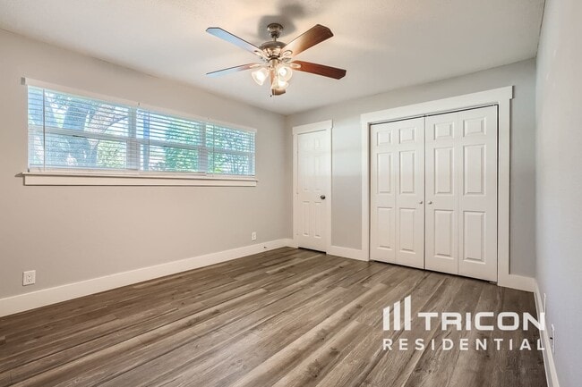 Building Photo - 9330 Highmeadow Dr