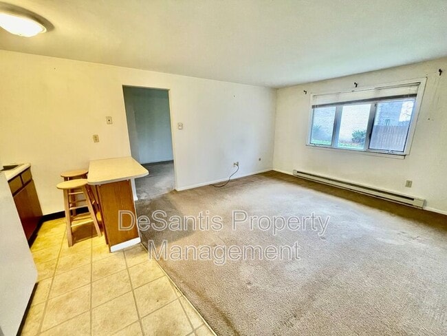 Building Photo - 405 Lunar Ln